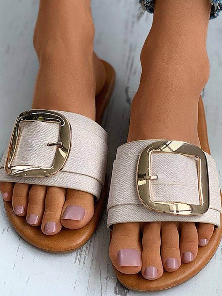 Print Buckled Flat Sandals